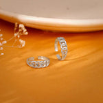 Chic and Sparkly Toe Ring in Polished Silver